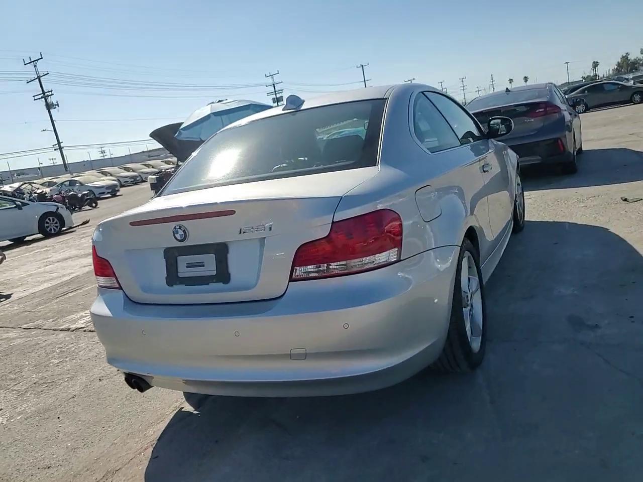 Фото: WBAUP9C53BVL90023