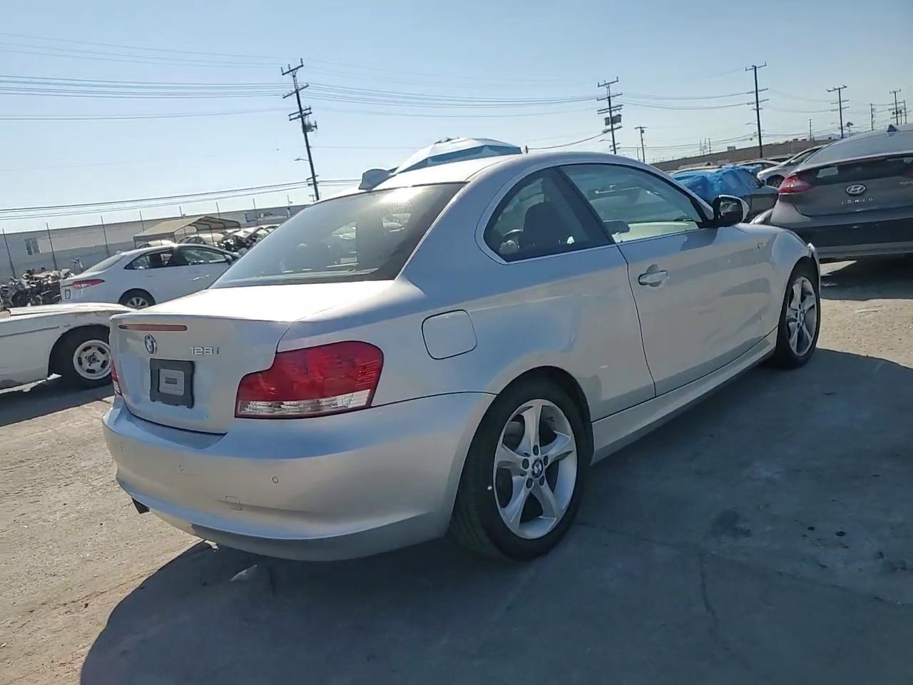 Фото: WBAUP9C53BVL90023