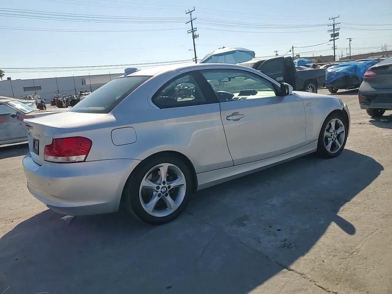 Фото: WBAUP9C53BVL90023