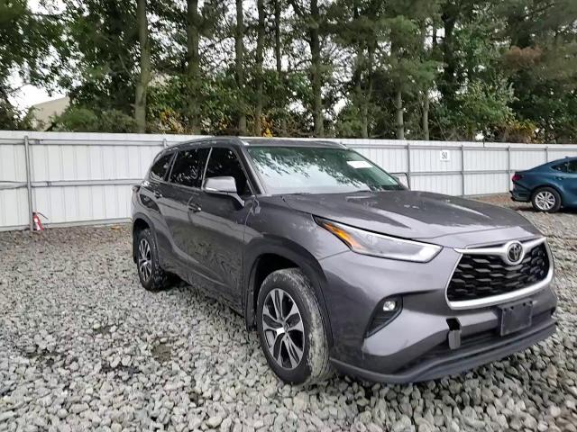 2021 Toyota Highlander Xle VIN: 5TDGZRBH8MS100040 Lot: 66873385