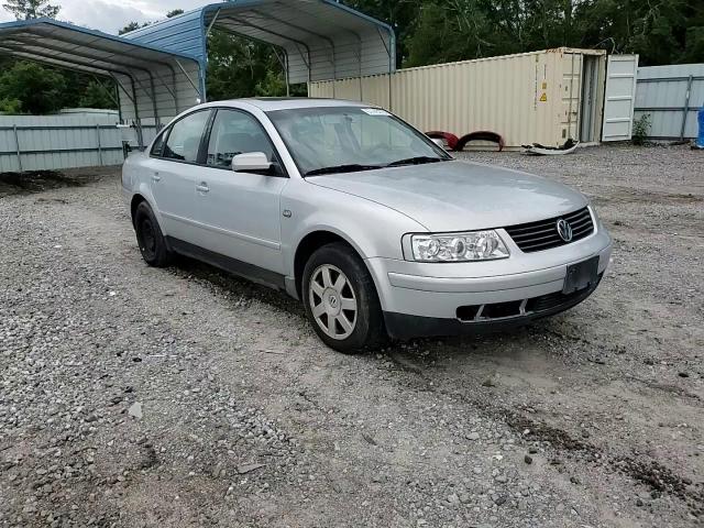2000 Volkswagen Passat Gls 4Motion VIN: WVWTH23BXYE377271 Lot: 67443275