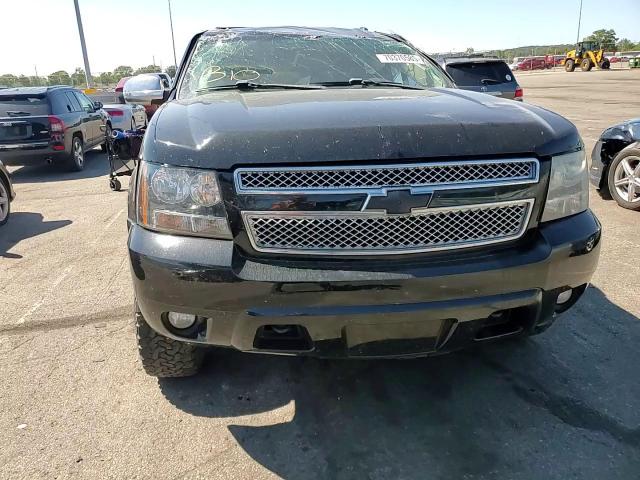 2011 Chevrolet Suburban K1500 Lt VIN: 1GNSKJE35BR318360 Lot: 70370585