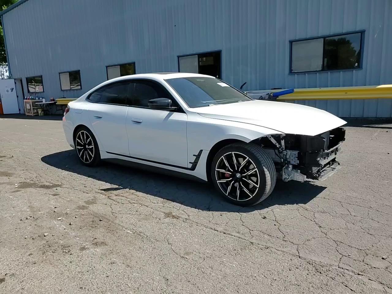 Фото: WBY83FB00RFT10796