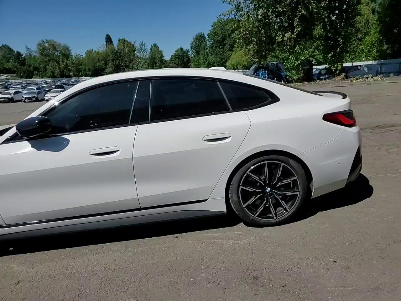 Фото: WBY83FB00RFT10796