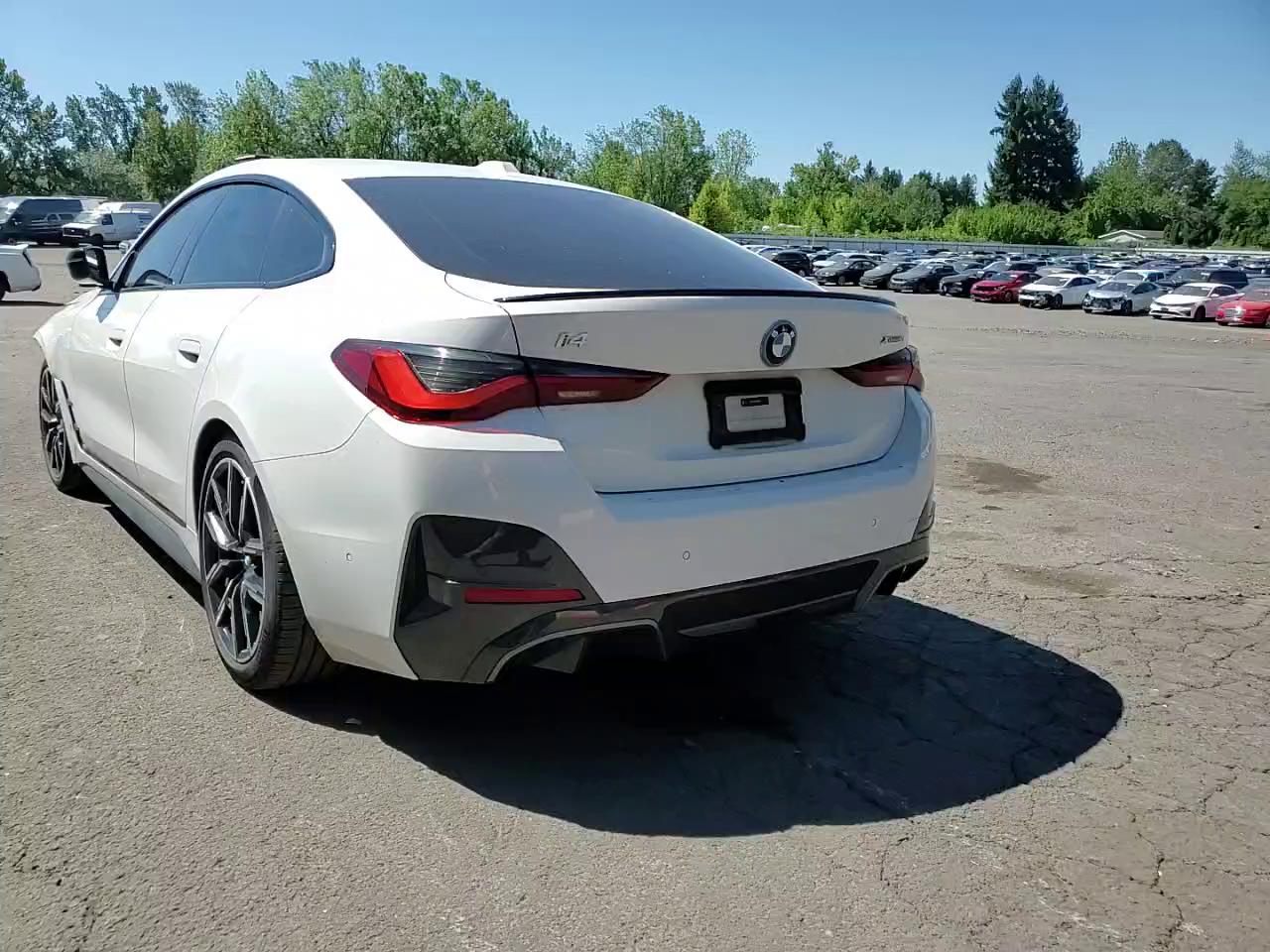 Фото: WBY83FB00RFT10796