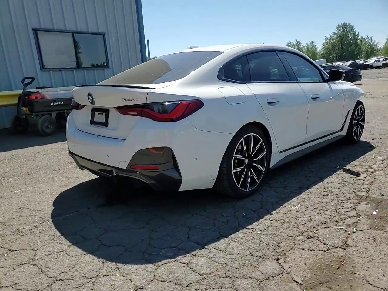 Фото: WBY83FB00RFT10796