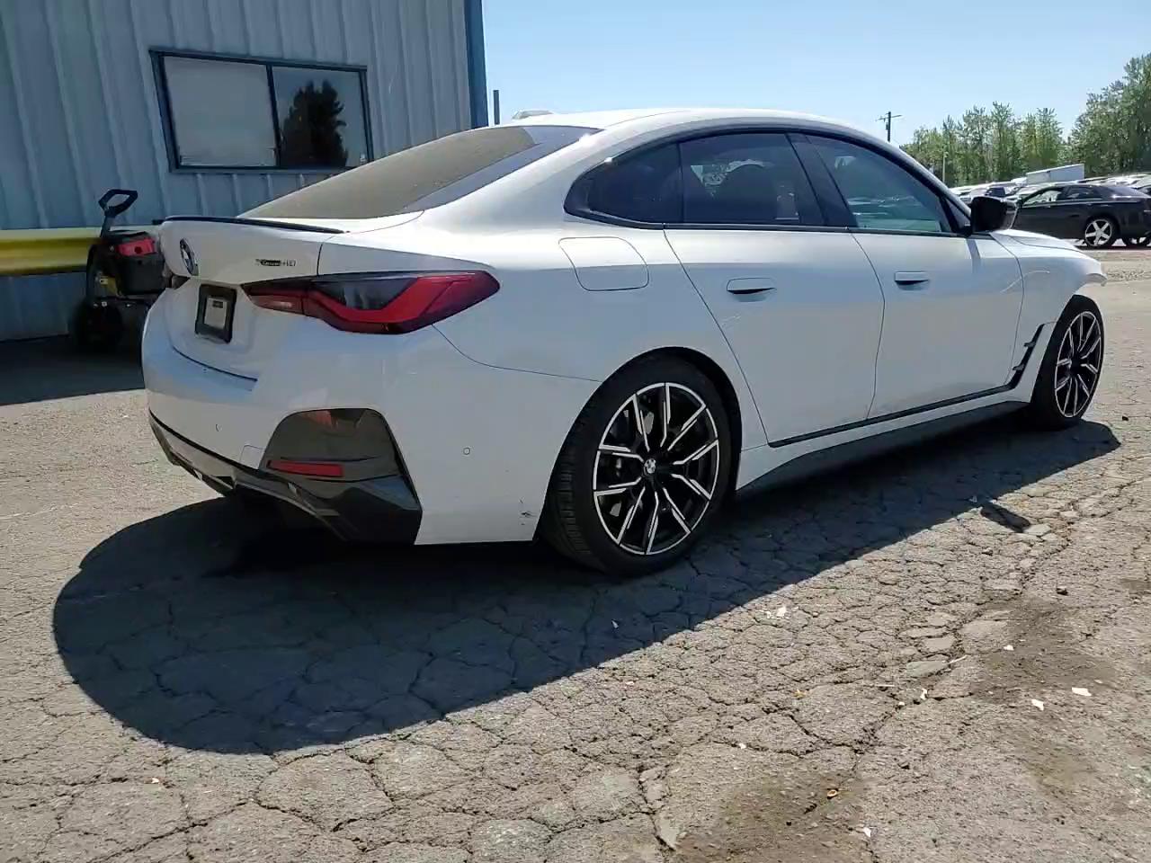 Фото: WBY83FB00RFT10796