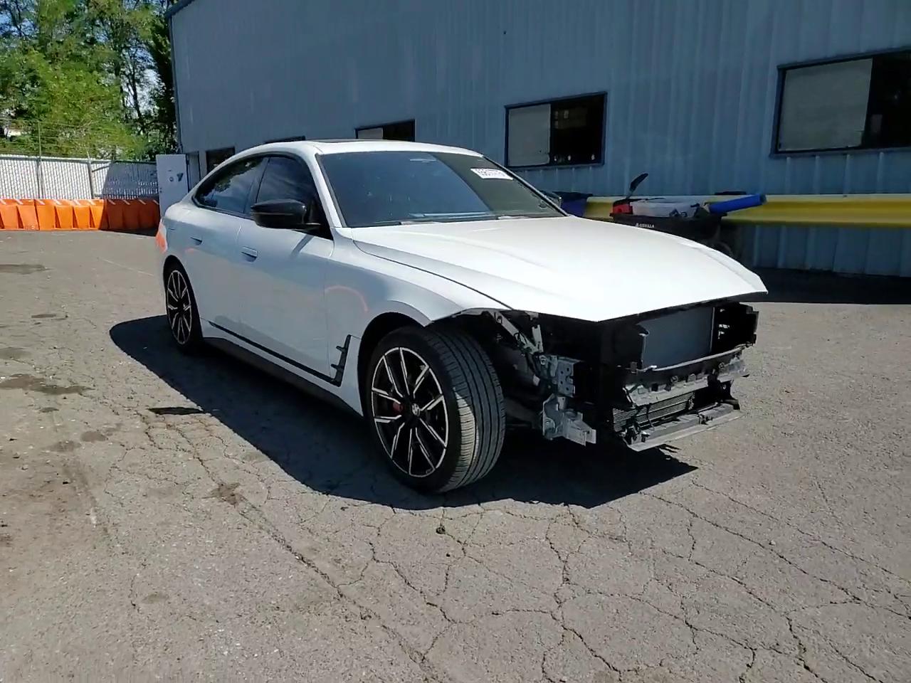 Фото: WBY83FB00RFT10796