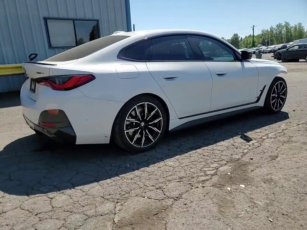 Фото: WBY83FB00RFT10796