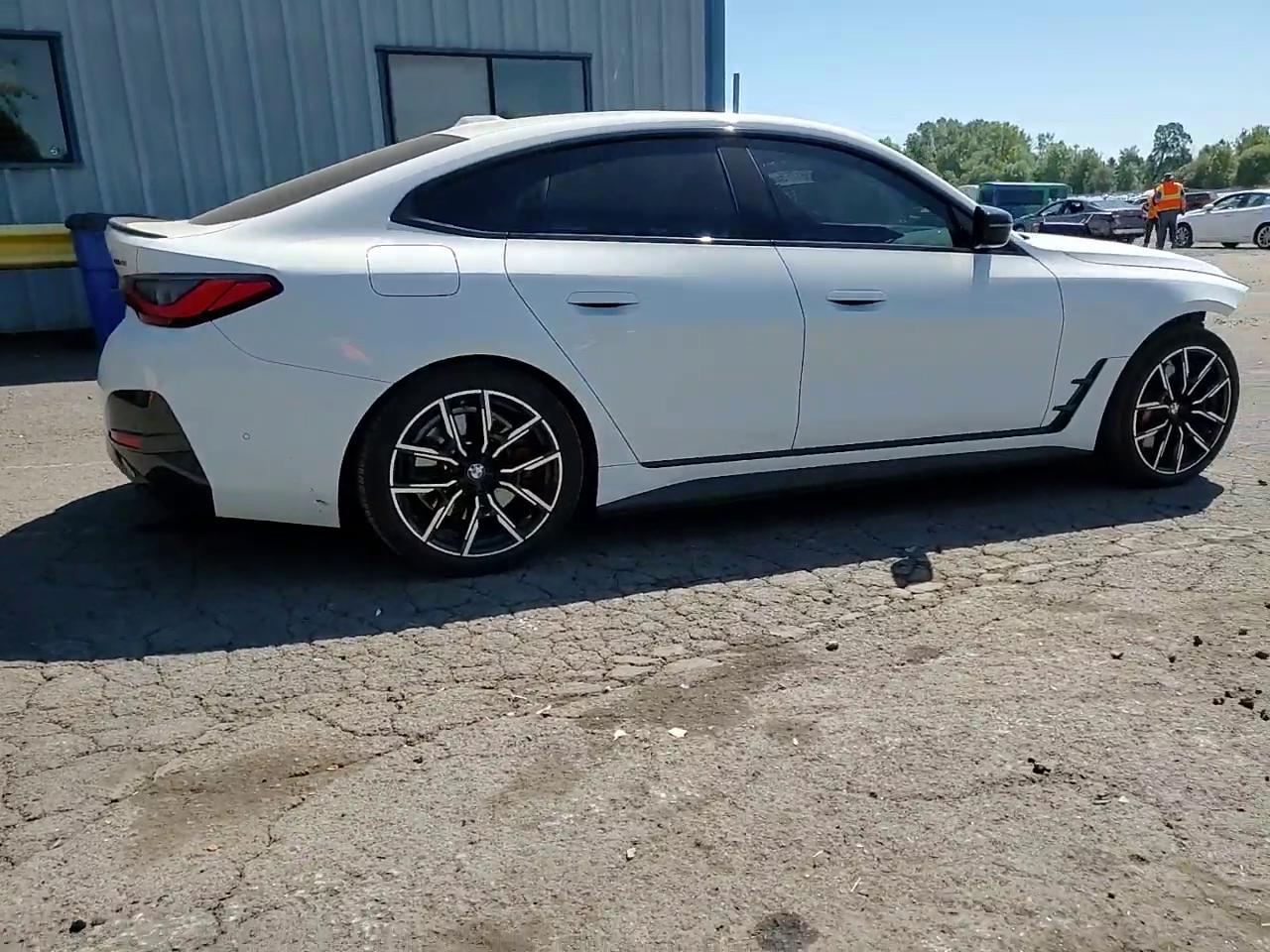 Фото: WBY83FB00RFT10796