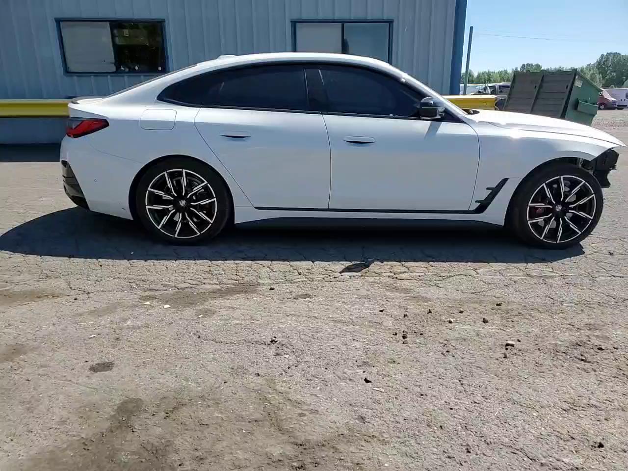 Фото: WBY83FB00RFT10796