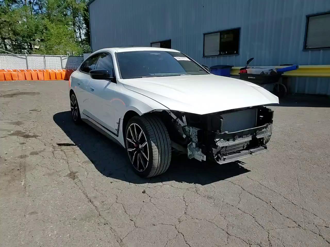 Фото: WBY83FB00RFT10796