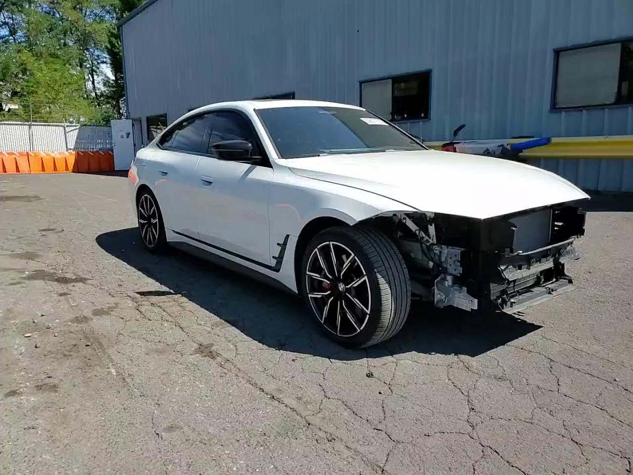 Фото: WBY83FB00RFT10796