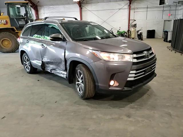 2019 Toyota Highlander Se VIN: 5TDJZRFH4KS629658 Lot: 70348855