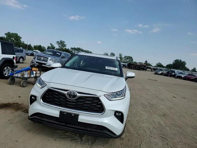 2022 Toyota Highlander Limited VIN: 5TDDZRBH8NS166768 Lot: 68351235