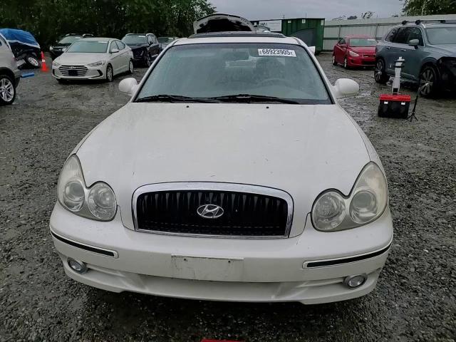 2002 Hyundai Sonata Gls VIN: KMHWF35HX2A561744 Lot: 68923905