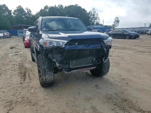 2020 Toyota 4Runner Sr5/Sr5 Premium VIN: JTEBU5JR3L5778870 Lot: 68212355