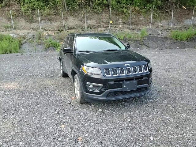 2018 Jeep Compass Latitude VIN: 3C4NJDBB2JT245847 Lot: 68713605