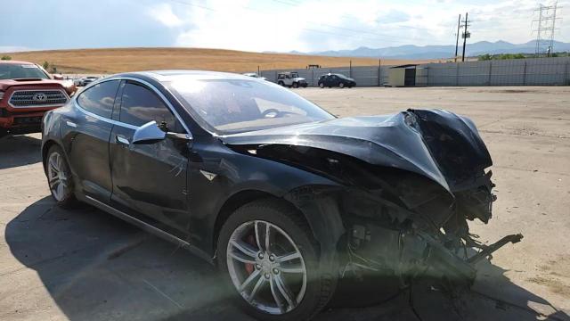 2014 Tesla Model S VIN: 5YJSA1H29EFP63791 Lot: 69786785