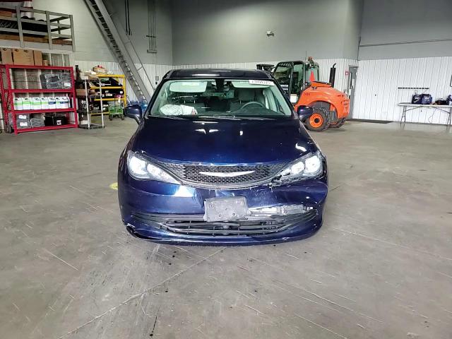 2017 Chrysler Pacifica Touring VIN: 2C4RC1DG2HR565931 Lot: 71004375