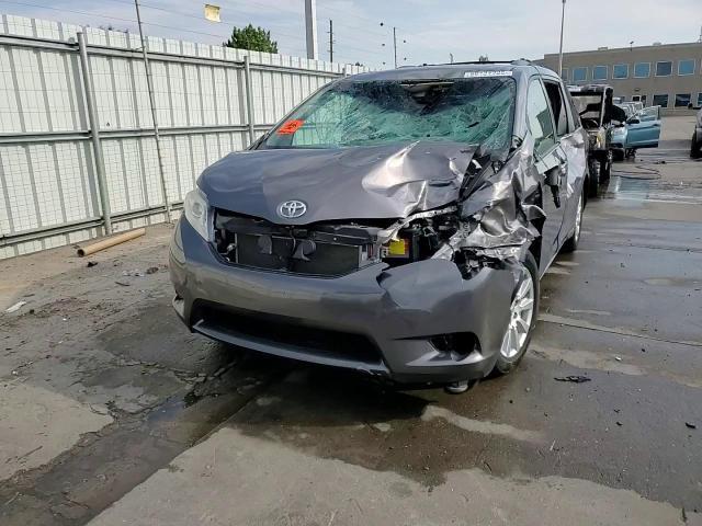 2017 Toyota Sienna Xle VIN: 5TDDZ3DC7HS177179 Lot: 69131735