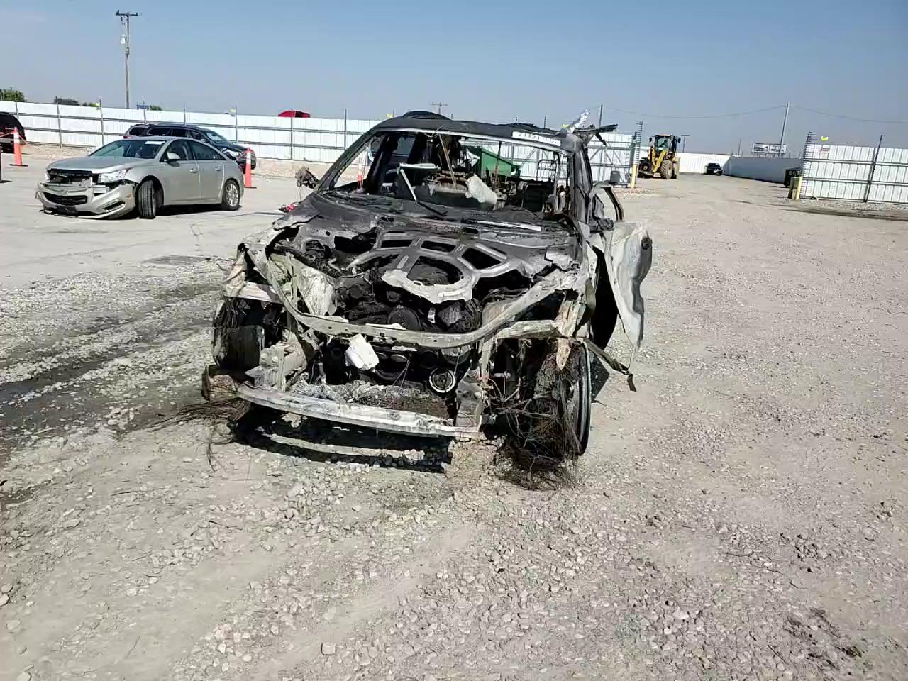 Фото: WA1LGAFE4FD023889