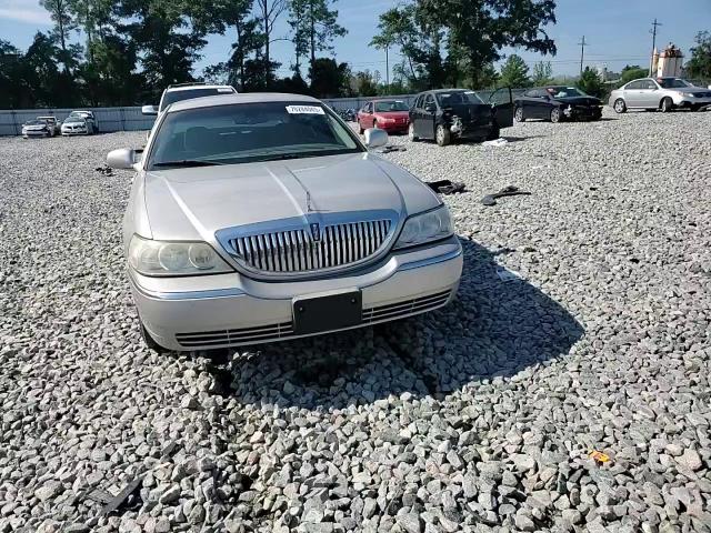 2010 Lincoln Town Car Signature Limited VIN: 2LNBL8CVXAX607074 Lot: 70284065