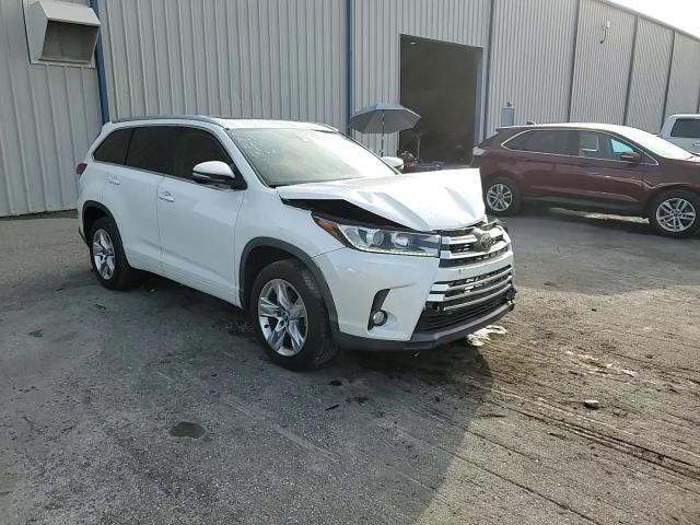 2018 Toyota Highlander Limited VIN: 5TDYZRFH2JS273773 Lot: 70921295
