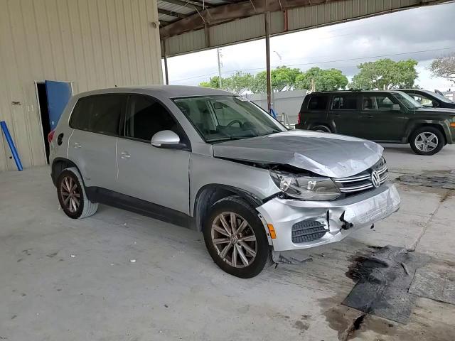2018 Volkswagen Tiguan Limited VIN: WVGAV7AX2JK001324 Lot: 67408345