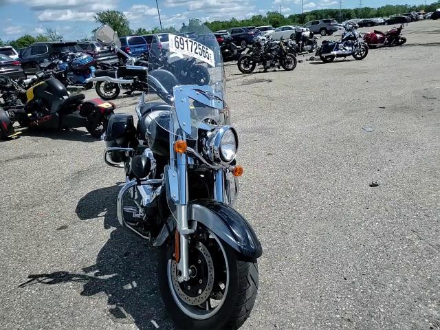 2011 Kawasaki Vn1700 C VIN: JKBVNRC12BA008877 Lot: 69172565