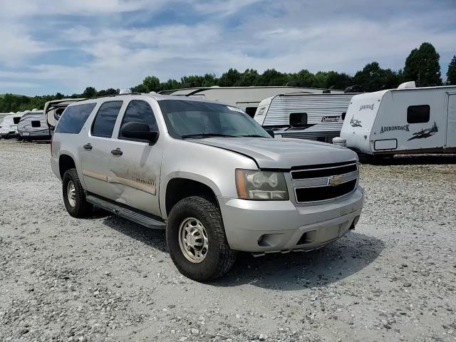 2007 Chevrolet Suburban K2500 VIN: 3GNGK26K07G295806 Lot: 70108845