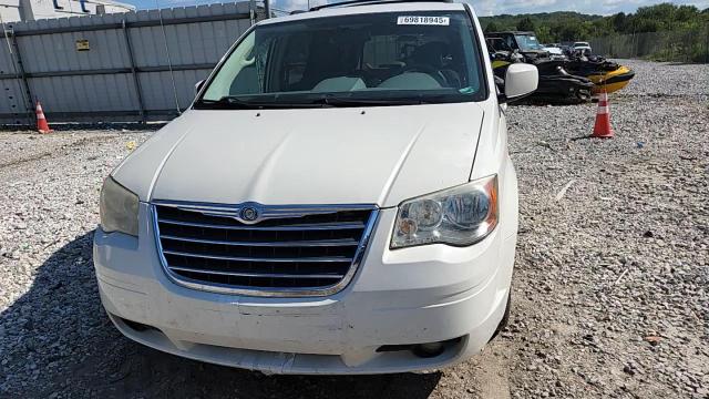 2010 Chrysler Town & Country Touring VIN: 2A4RR5D17AR198607 Lot: 69818945
