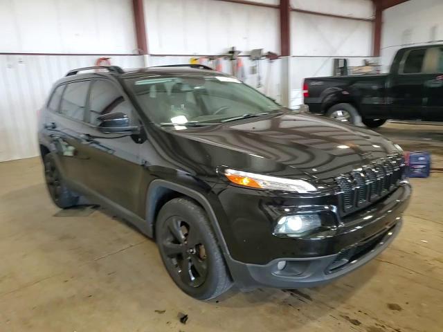 2018 Jeep Cherokee Latitude VIN: 1C4PJMCB1JD602254 Lot: 70247425