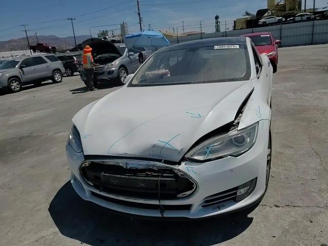 2013 Tesla Model S VIN: 5YJSA1CN5DFP27824 Lot: 70051625