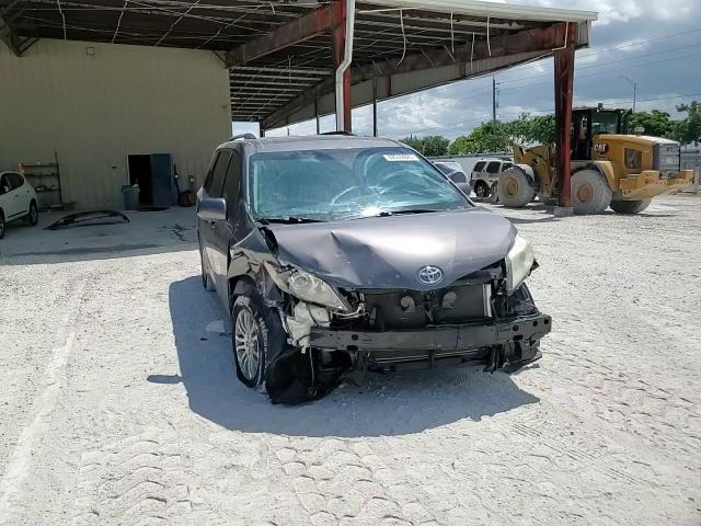 2017 Toyota Sienna Xle VIN: 5TDYZ3DC2HS836836 Lot: 69539925