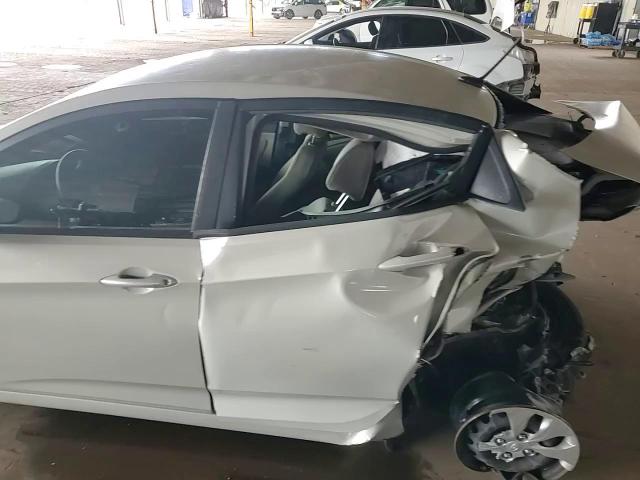 2016 Hyundai Accent Se VIN: KMHCT4AE5GU033225 Lot: 70411205