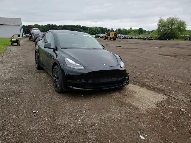 2025 Tesla Model Y VIN: 7SAYGDED8SF247954 Lot: 69747285