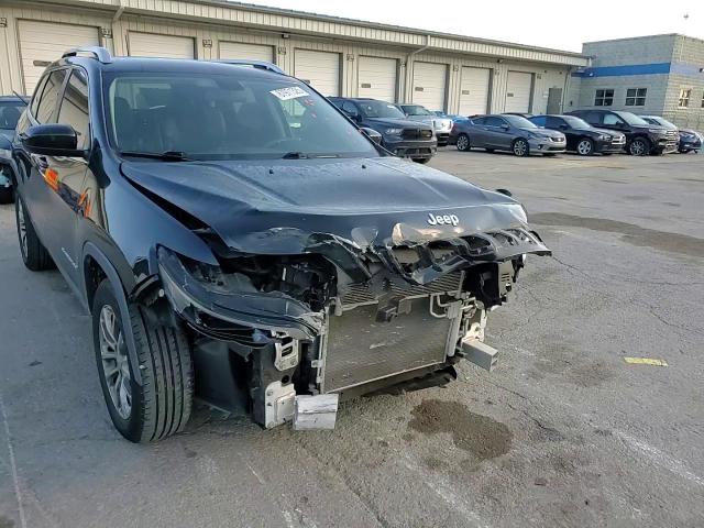 2019 Jeep Cherokee Latitude Plus VIN: 1C4PJLLB1KD128897 Lot: 67971325