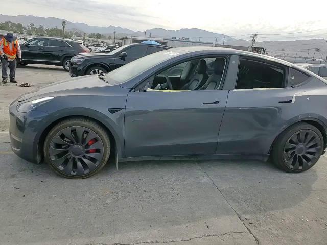2021 Tesla Model Y VIN: 5YJYGDEF1MF157658 Lot: 70193785