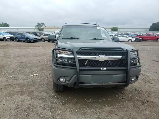 2002 Chevrolet Avalanche K1500 VIN: 3GNEK13T52G289815 Lot: 68422325