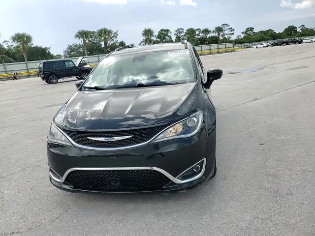 2018 Chrysler Pacifica Touring L VIN: 2C4RC1BG8JR270017 Lot: 67991755