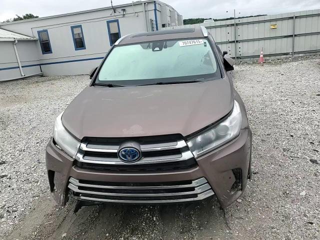 2017 Toyota Highlander Hybrid Limited VIN: 5TDDGRFH0HS023138 Lot: 70747615