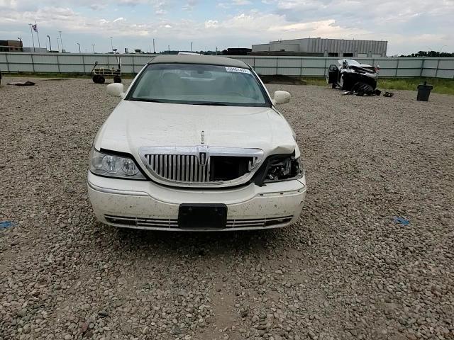 2007 Lincoln Town Car Designer VIN: 1LNHM83V47Y621486 Lot: 69461405