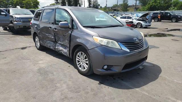2012 Toyota Sienna Xle VIN: 5TDYK3DC8CS274048 Lot: 69881845