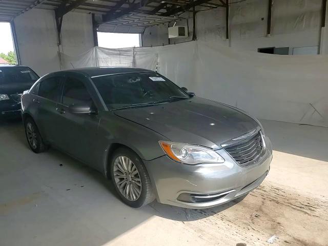 2012 Chrysler 200 Touring VIN: 1C3CCBBB8CN120882 Lot: 70442775