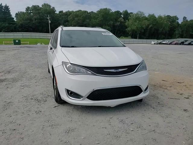 2019 Chrysler Pacifica Touring L VIN: 2C4RC1BGXKR588691 Lot: 69909695