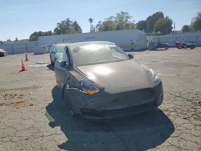 2022 Tesla Model Y VIN: 7SAYGDEF1NF489099 Lot: 69261255
