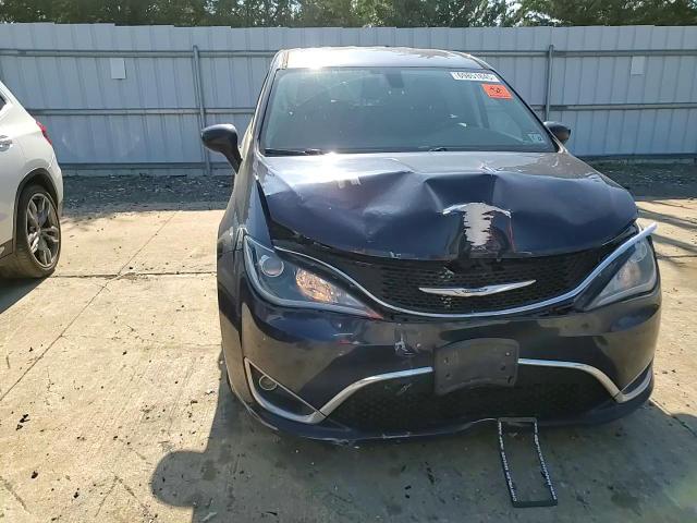 2017 Chrysler Pacifica Touring L VIN: 2C4RC1BG8HR811397 Lot: 69851845
