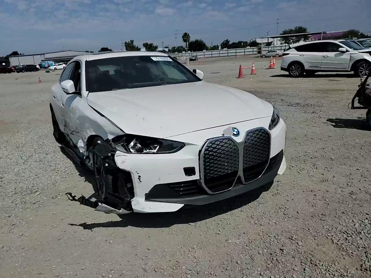 Фото: WBY23HD03SFU15028