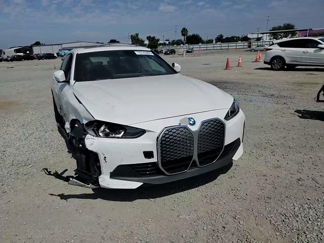 Фото: WBY23HD03SFU15028